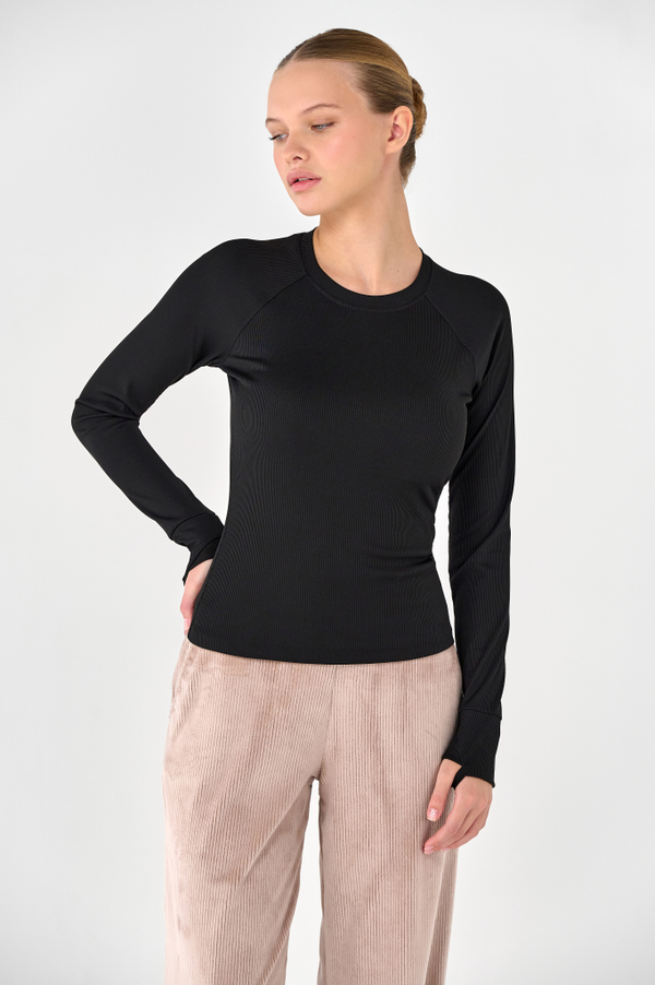 Лонгслив приталенный с чашками