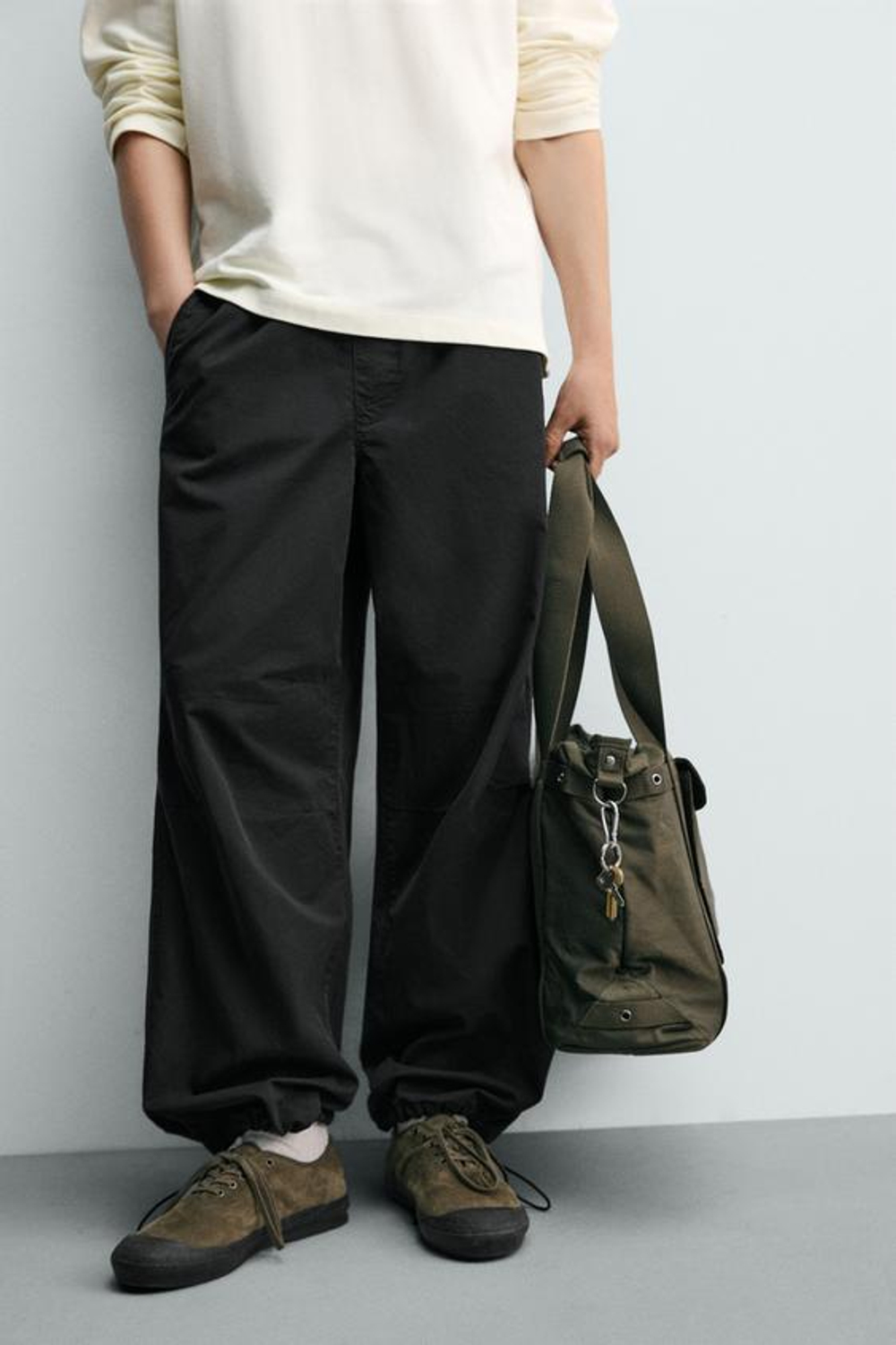 ZARA БРЮКИ-ПАРАШЮТ RELAXED FIT, ЧЕРНЫЙ