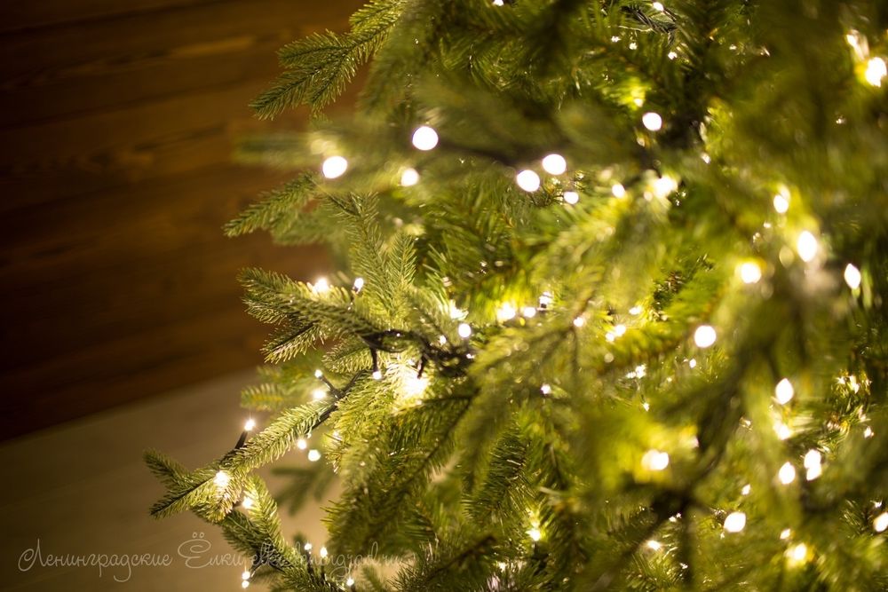 Елка с гирляндой «Валерио» (Литая+пвх) 240 см / 2,4 м