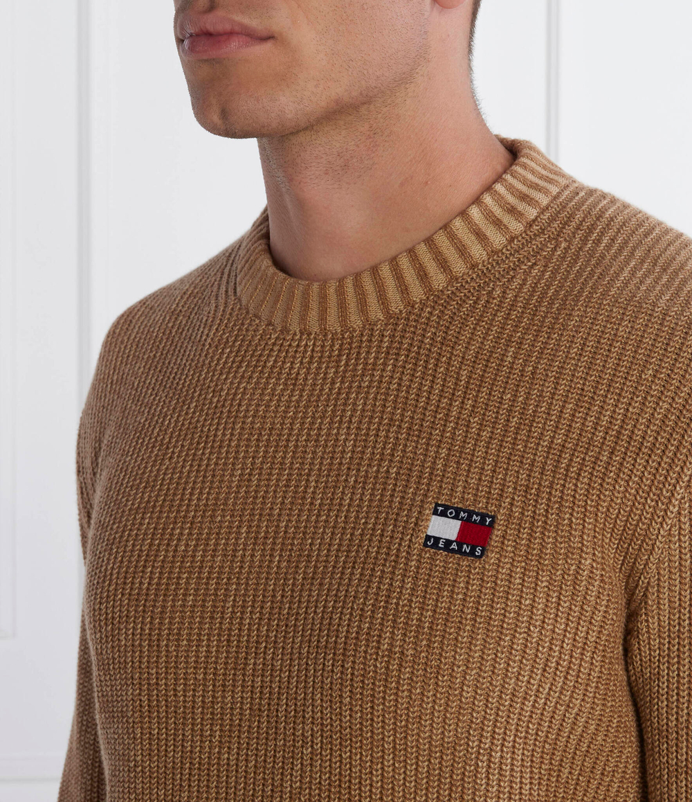 Свитер TONAL XS BADGE Tommy Jeans - коричневый(DM0DM17776)