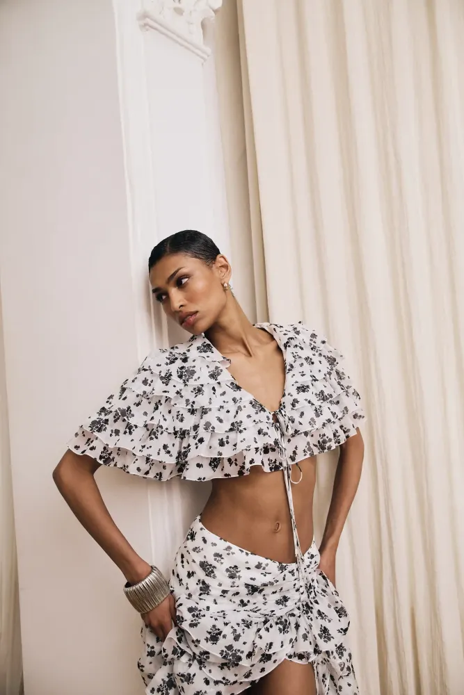 Muza, кроп топ из молочного шифона с цветочным принтом