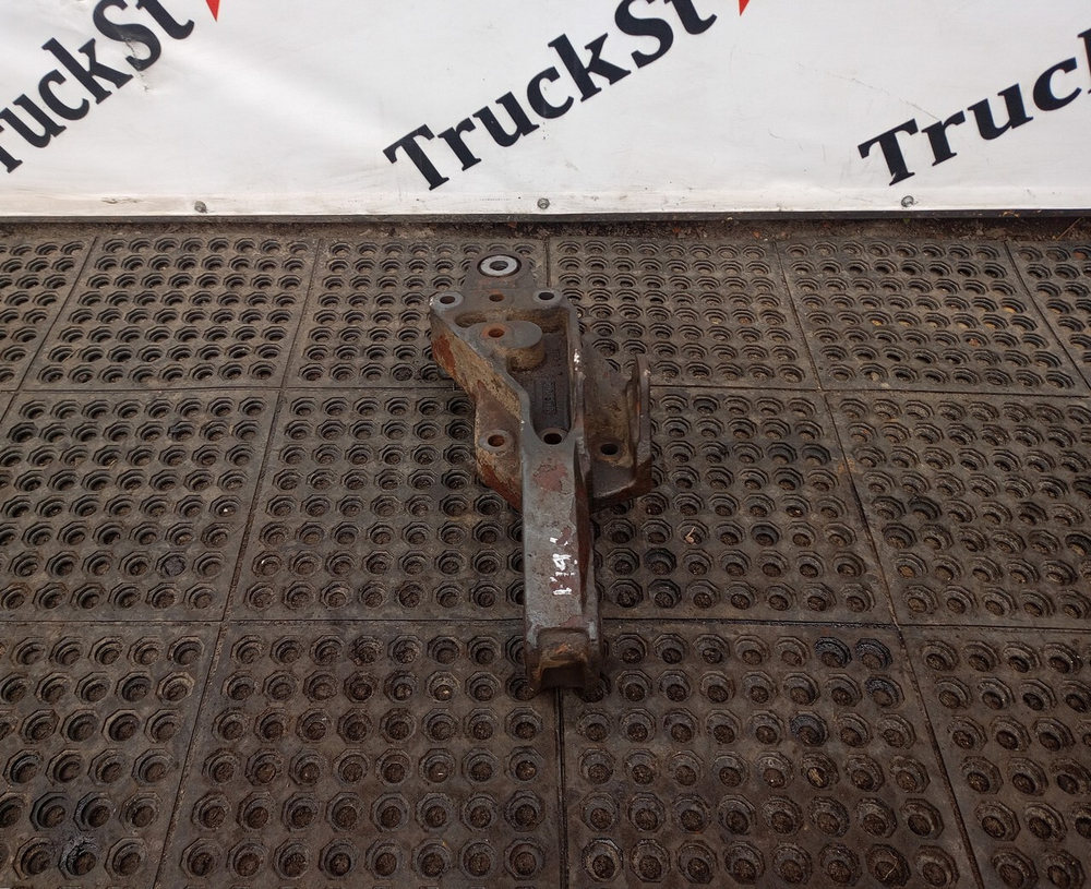 Кронштейн рессоры передний левый