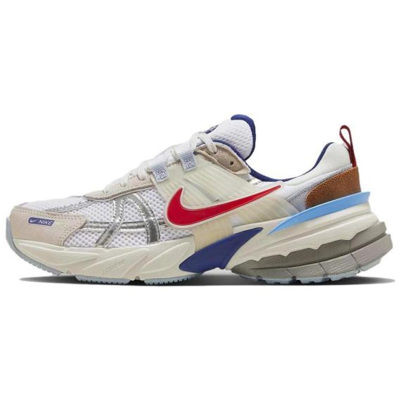 NIKE V2K Run Беговые кроссовки Низкие Белый Серый Красный Женские