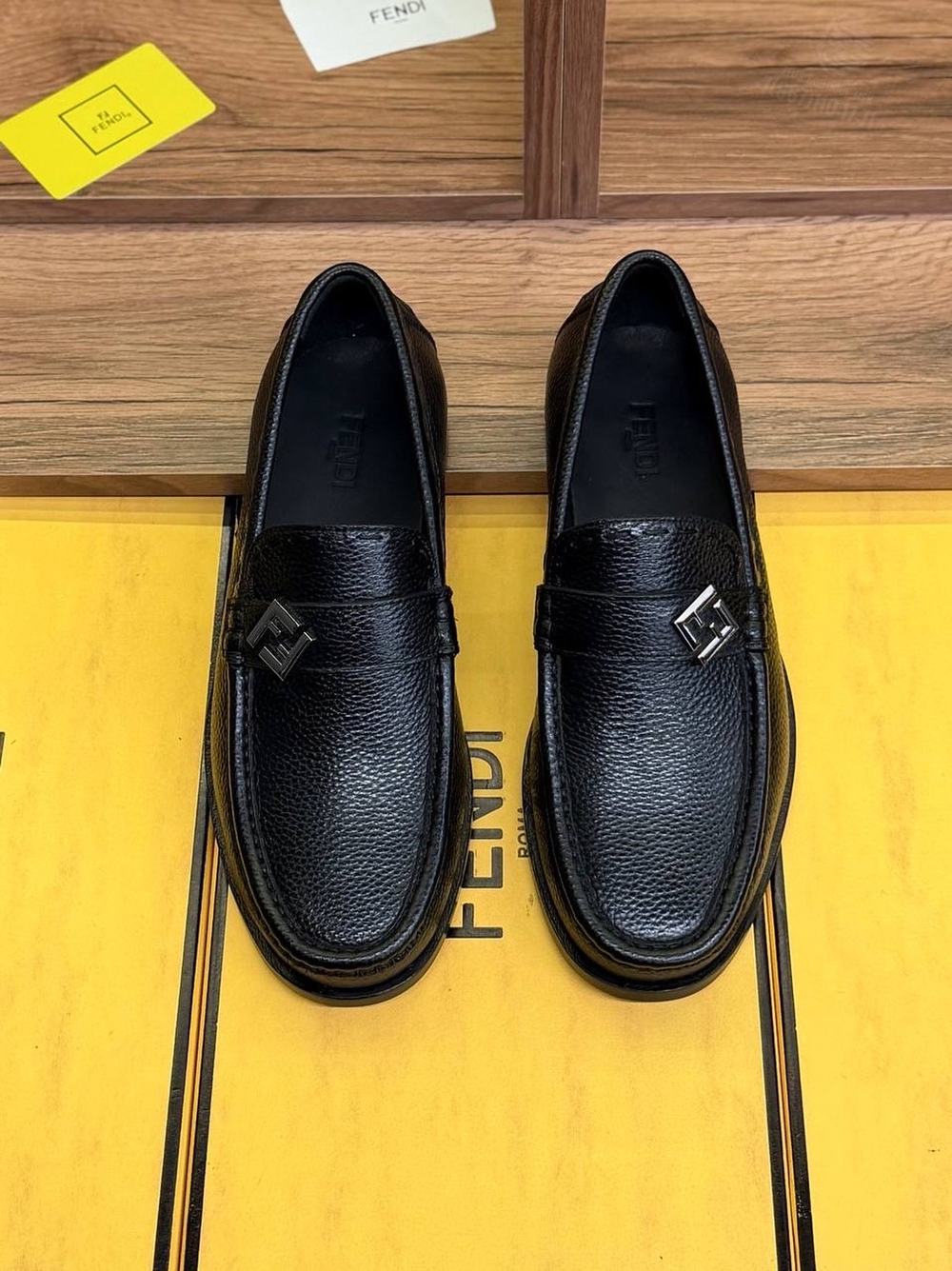 Лоферы Fendi