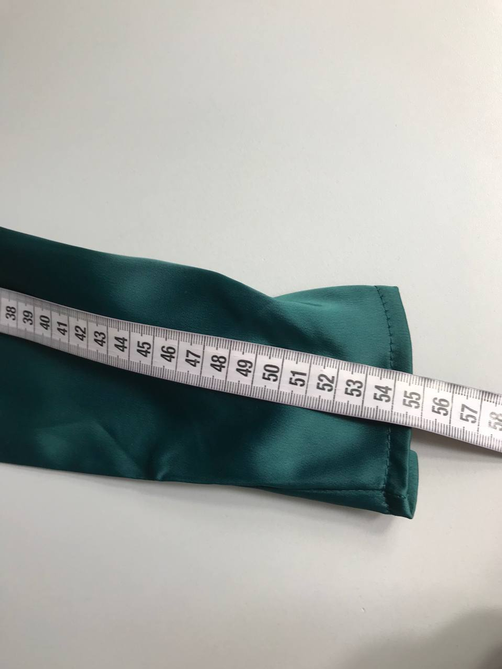 Платье Indefeir в таком красивом изумрудном глубоком цвете, атласное xxs, на 40 размер