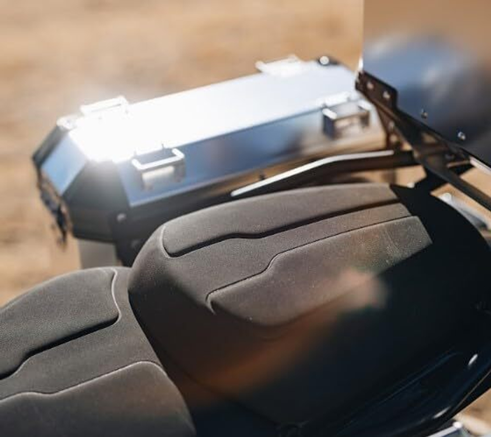 Пассажирское сиденье Royal Enfield Black Adventure Passenger Seat Himalayan 450 KXA00428