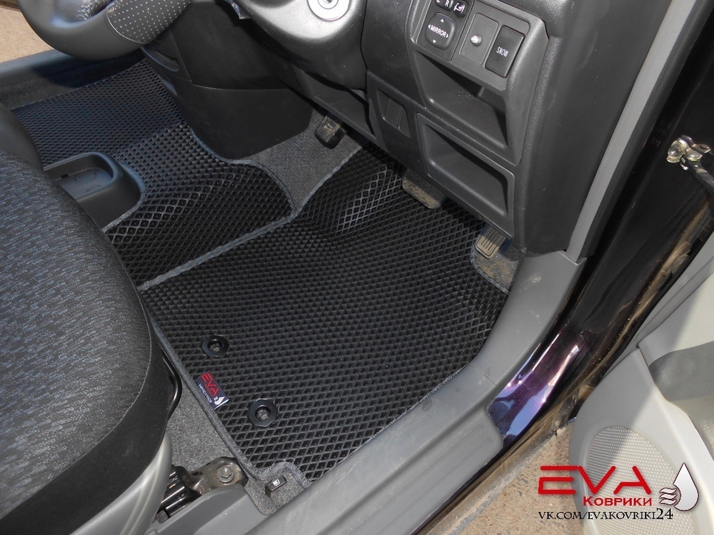 Toyota Sienta 1 поколение NCP80 (09.2003-06.2015)