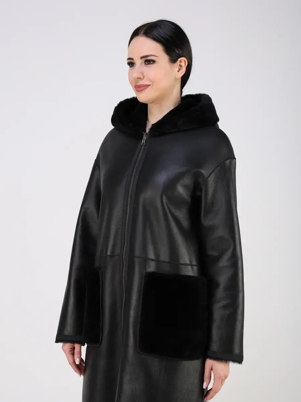 Дубленка зимняя натуральная с капюшоном шуба