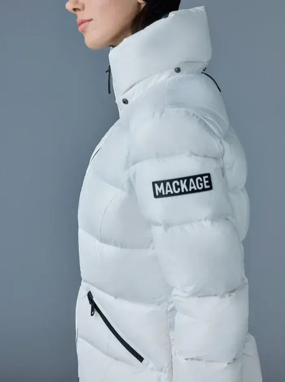 MADALYN – Женская глянцевая куртка с капюшоном из переработанного пуха от Mackage