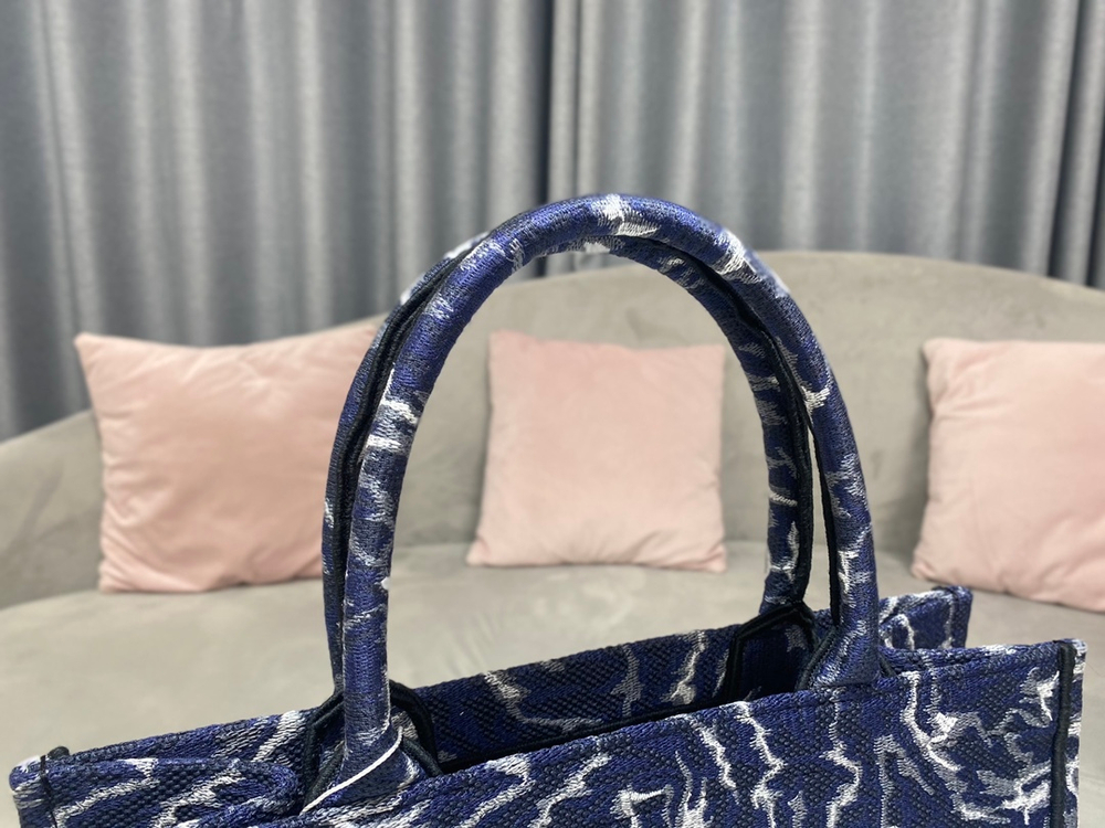 Christian Dior Book Tote 36 cm