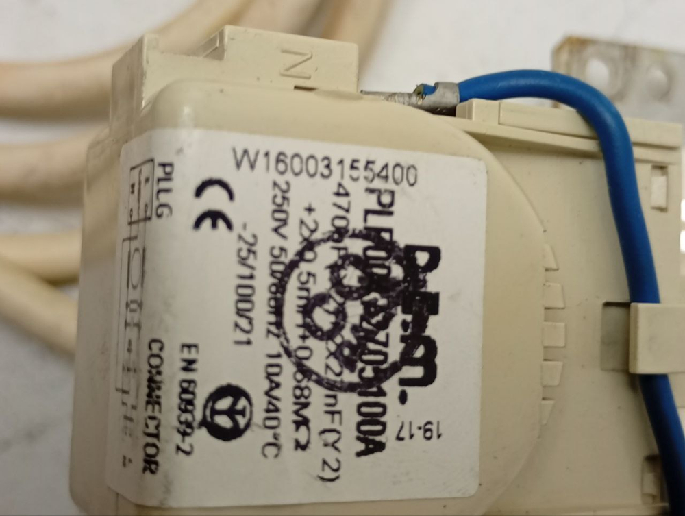 RST703DW кт18 Сетевой фильтр для стиральной машины Ariston 16003155400 б/у