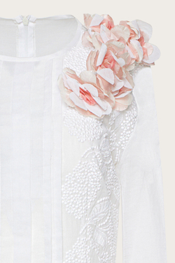 Белое платье-макси с декором из цветов