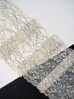 Эластичное кружево светло-бежевое с серо-синей ниткой 21 см