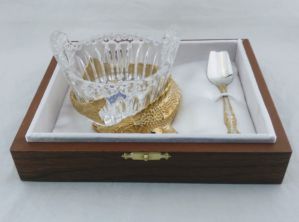 Икорница "Осетр" с ложечкой в  подарочном футляре