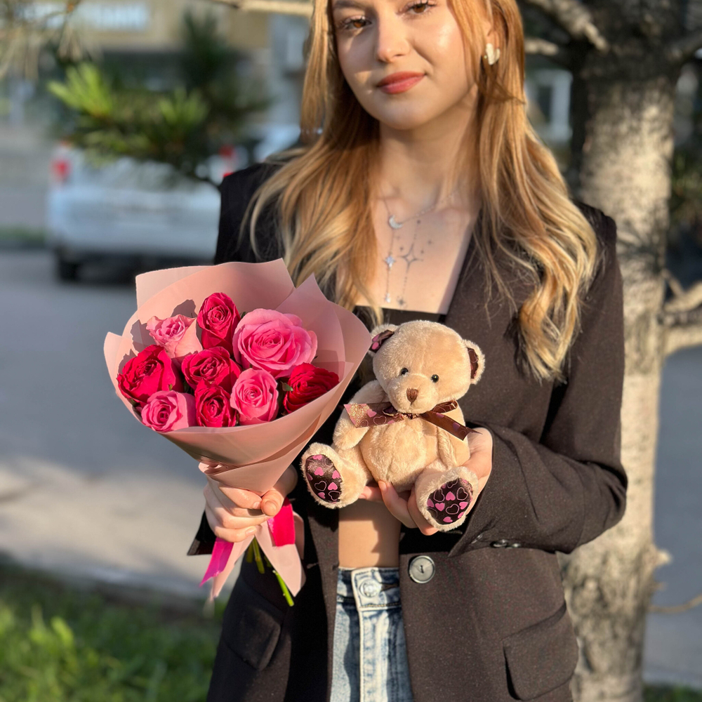Подарочный набор 9 роз Кения 32см в пленке  + мишка 15см