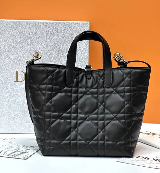 Сумка Dior Toujours вертикальная, черный