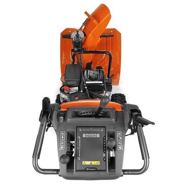 Бензиновый снегоуборщик "HUSQVARNA" ST230