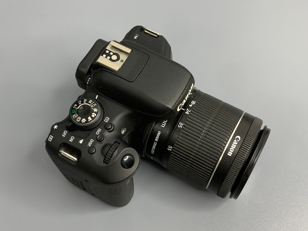 Canon 750D Kit 18-55mm IS STM 27.000 кадров