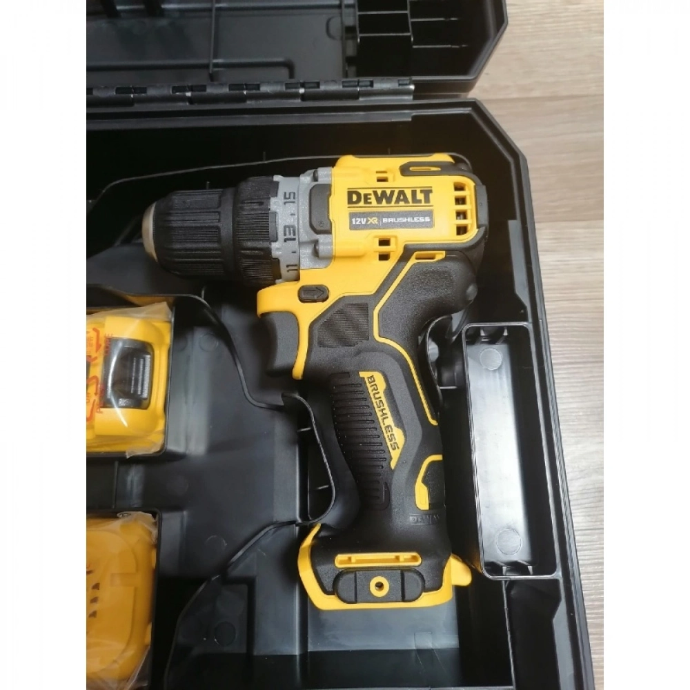 Дрель-шуруповерт бесщеточная аккумуляторная DeWalt DCD701D2-QW