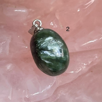 52444  Серафинит Кулон 12*15мм (Заряжено на Удачу)