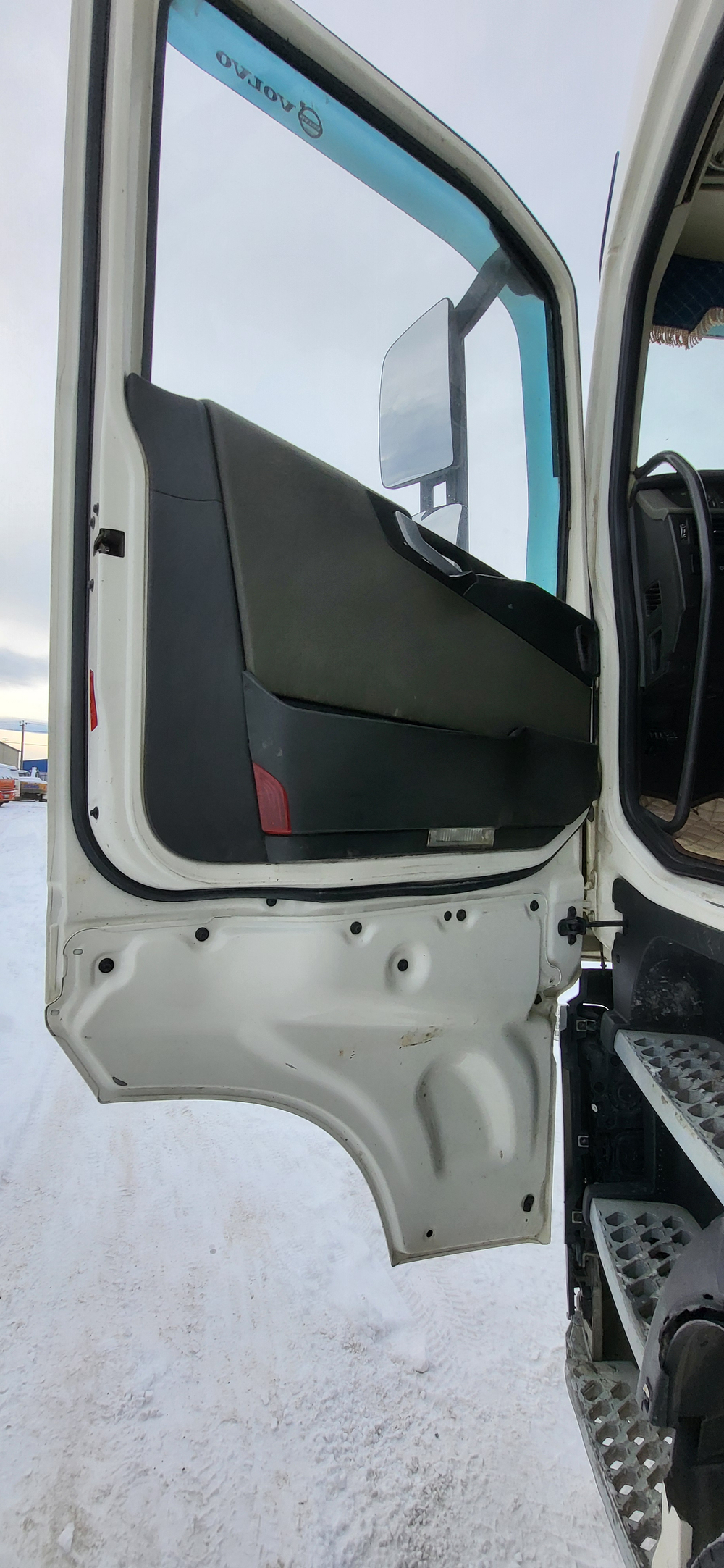 Volvo FH 4x2 Седельный тягач FH-TRUCK (Дизельный, 12,8 л, 428 л.с., АТ)