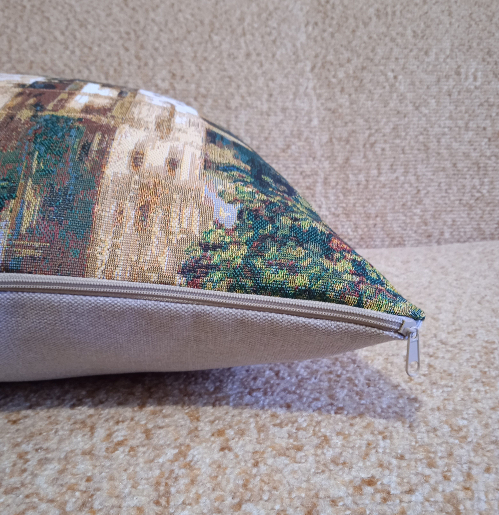 Декоративный гобеленовый чехол Замок мечты 47х47