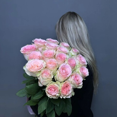 21 роза под ленту розовая (э)