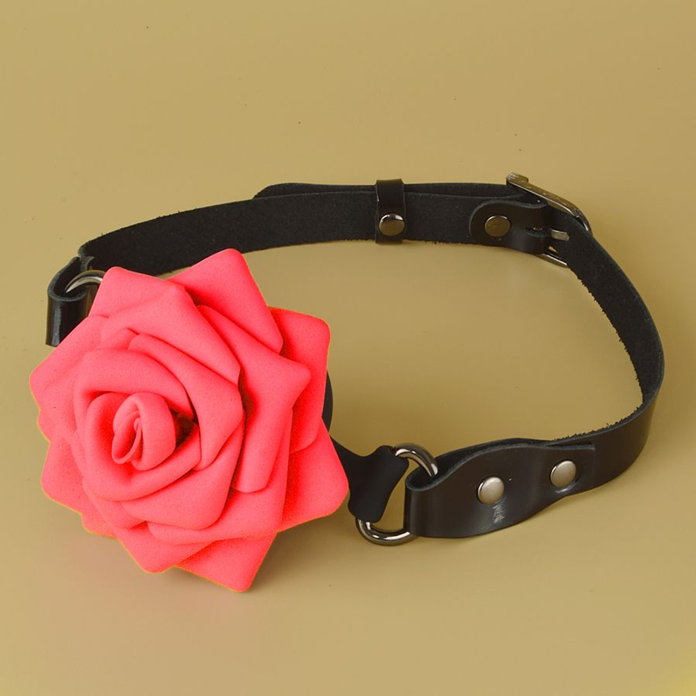 Черный кляп-шар с розой