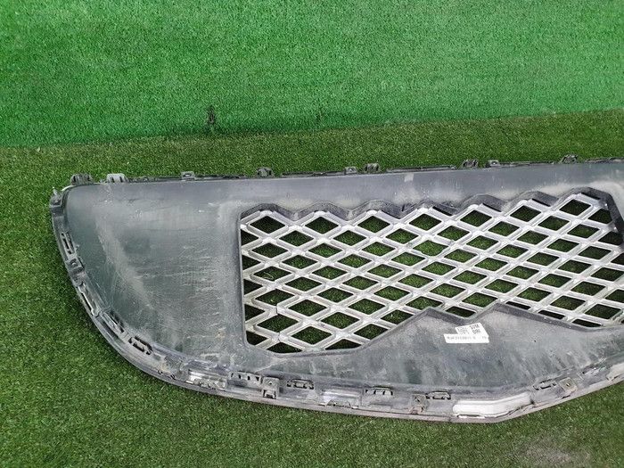 Решетка радиатора Genesis GV70 (2020-н.в.)