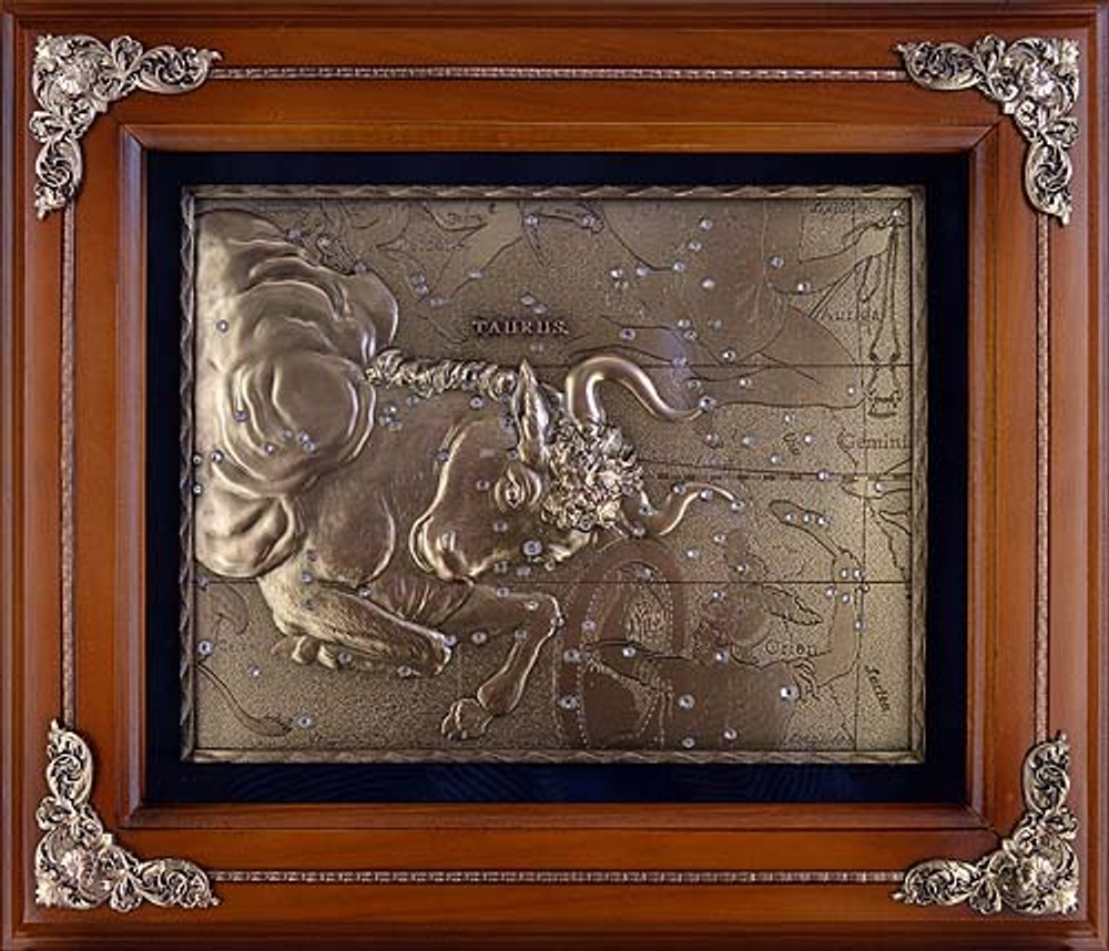 Деревянная ключница настенная "Телец"