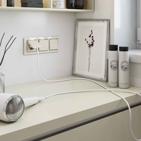 Рамка на 3 поста слоновая кость/хром Werkel W0031903 4690389160837