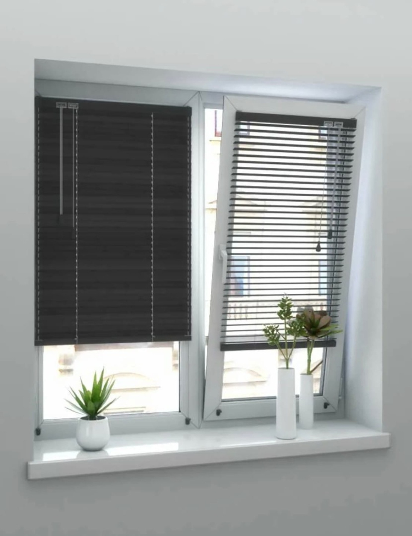 У нас снижение цен на алюминиевые и пластиковые жалюзи.