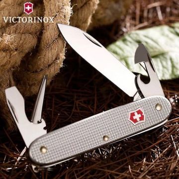 Складной нож Victorinox Мод. Pioneer Alox (93 мм) 8 функций