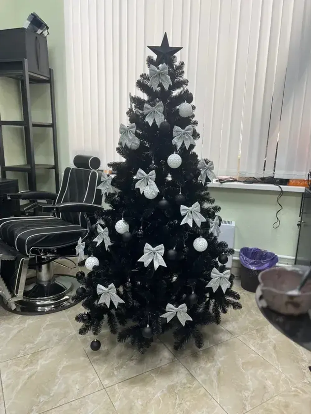 Искусственная черная елка «Чёрная жемчужина» 240 см / 2.4 м