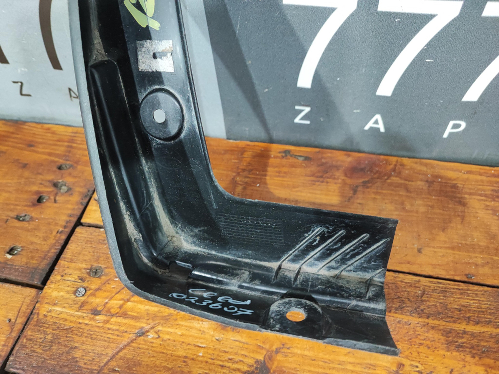 Брызговик задний левый Kia Ceed 3 (CD) 18-22 Б/У Оригинал 86841j7300