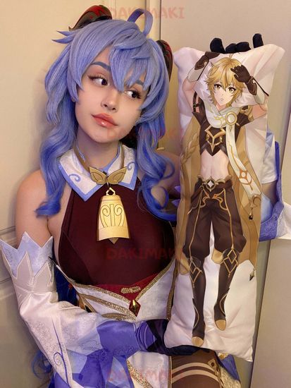 Мини дакимакура Итер Путешественник из Геншин Импакт | Genshin Impact арт. M0997, 60х20 см