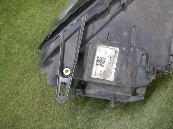 Фара левая VW Touareg 2 (2014-2018) ксенон