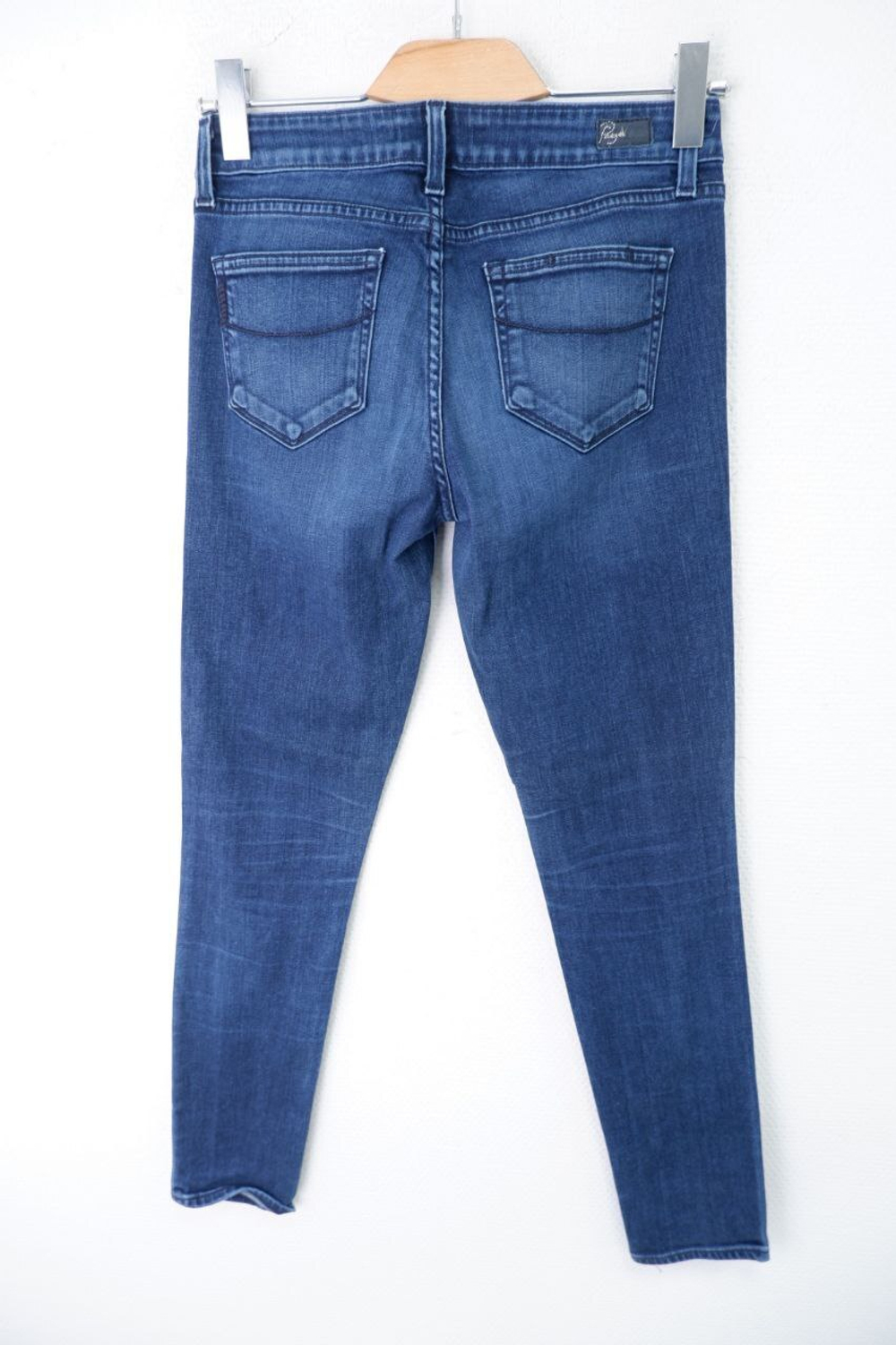 Джинсы Paige. базовые 44 размер