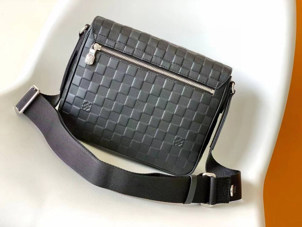 Сумка-мессенджер Louis Vuitton