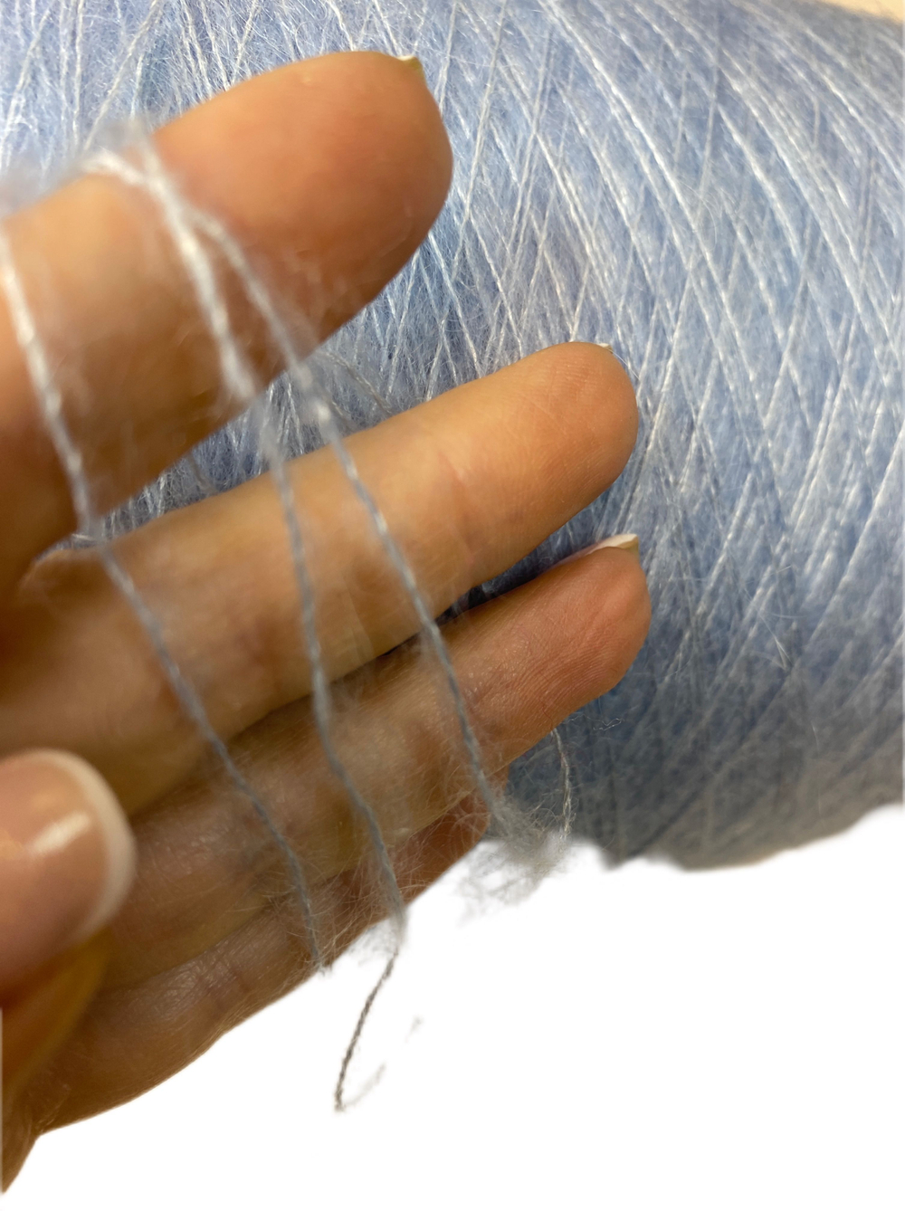 Пряжа на бобине (Италия) 150г 70% мохер 30% шелк 100г-850 м