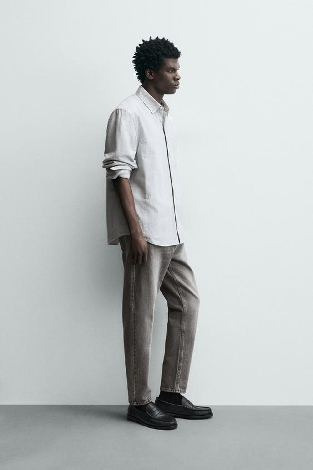 ZARA ДЖИНСЫ SLIM TAPERED FIT, СЕРЫЙ