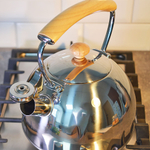 Чайник 2,5л нерж со свистком, зеркальный, ручка с покрытием дуб, индукция, "Daniks" GS-04567G-2