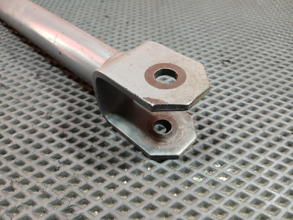 Стойка заднего стабилизатора