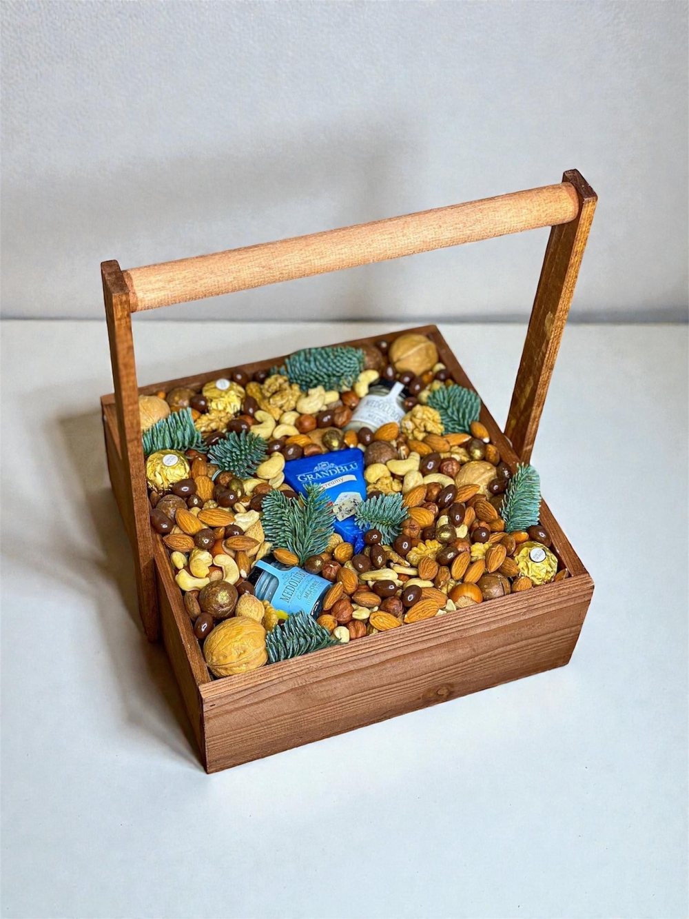 Ящик с ручкой