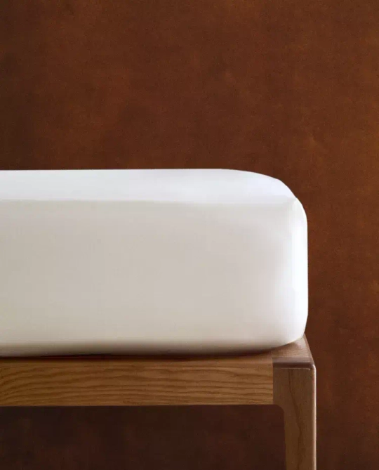 ZARA HOME ДЕТСКАЯ ОДНОТОННАЯ ПРОСТЫНЯ, ЖЕЛТОВАТО-БЕЛЫЙ