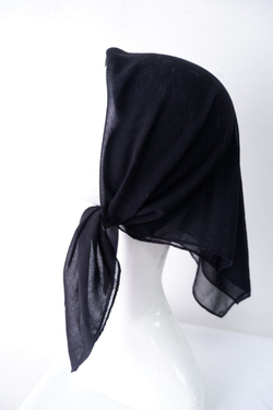 Платок лаконичный темный