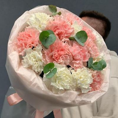 Букет "Зефир" (Эвкалипт, гвоздики)