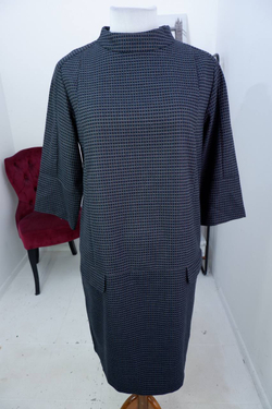 Платье Magda в мелкую клетку, визуально на 46 размер, новое