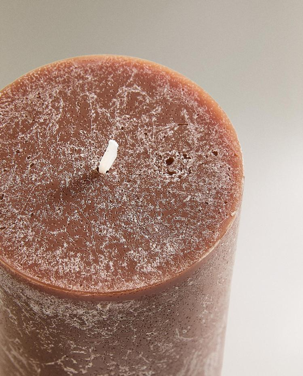 ZARA HOME БОЛЬШАЯ ЦИЛИНДРИЧЕСКАЯ АРОМАТИЧЕСКАЯ СВЕЧА "СОЛЕНАЯ КАРАМЕЛЬ", КОРИЧНЕВАТЫЙ