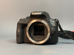 Canon 100D Kit 18-55mm 3.5-5.6 IS STM 3.500 кадров